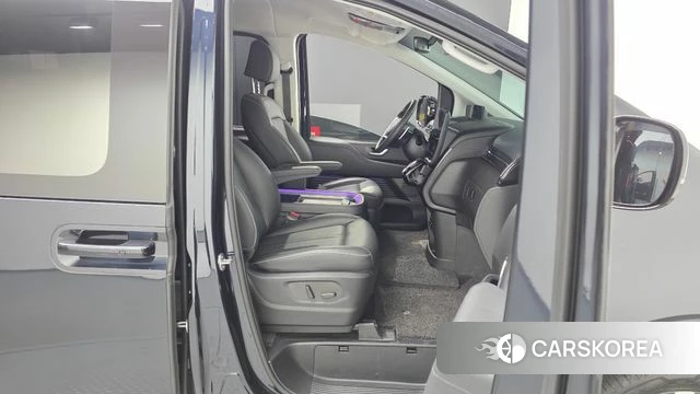 Hyundai Staria 2023 Синий из Кореи, фото 2