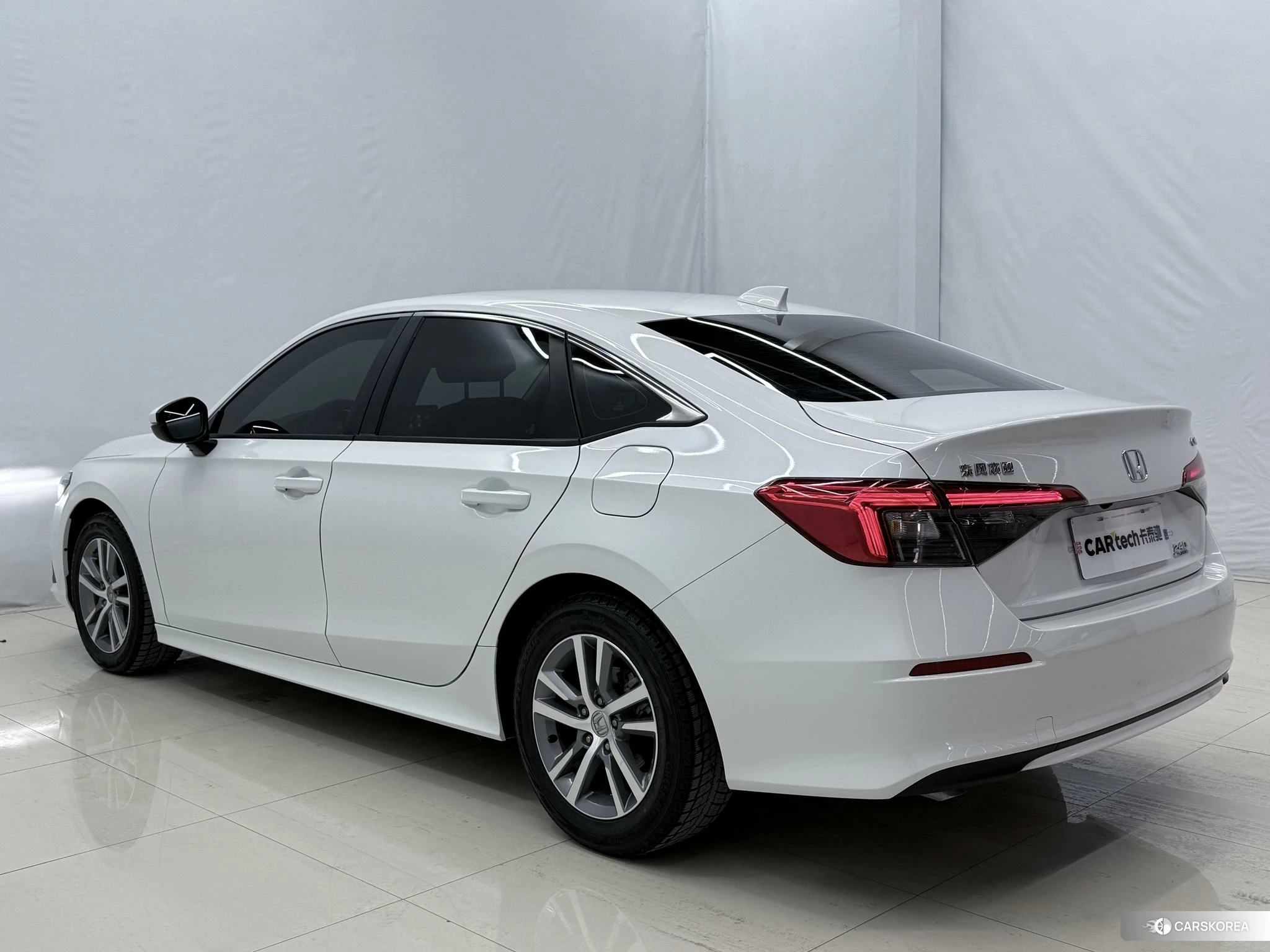 Honda Civic 2023 Белый из Китая, фото 2