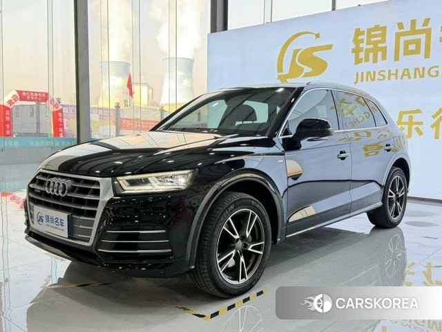 Audi Q5L 2019 Черный из Китая, фото 2
