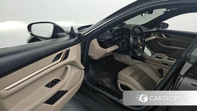 Porsche Taycan 2021 Коричневый из Кореи, фото 2