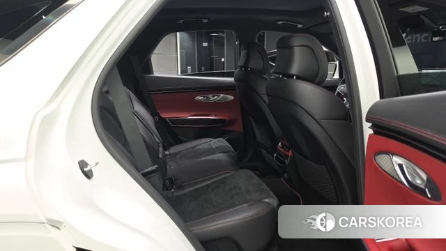 Genesis GV70 2023 Белый из Кореи, фото 2