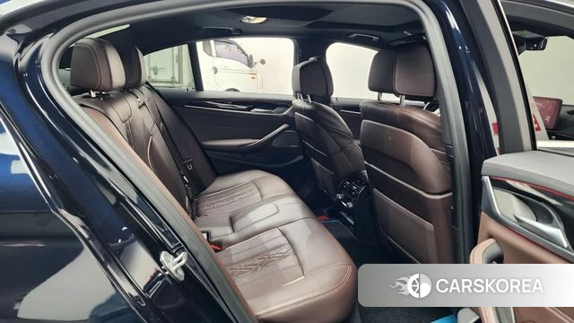 BMW 5 Series (G30) 2021 Черный из Кореи, фото 2
