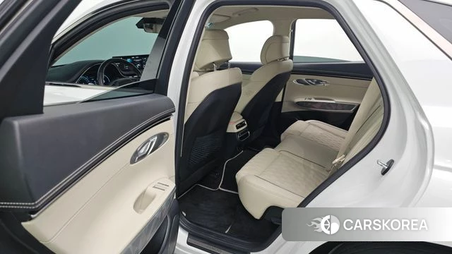 Genesis GV70 2022 Белый из Кореи, фото 2