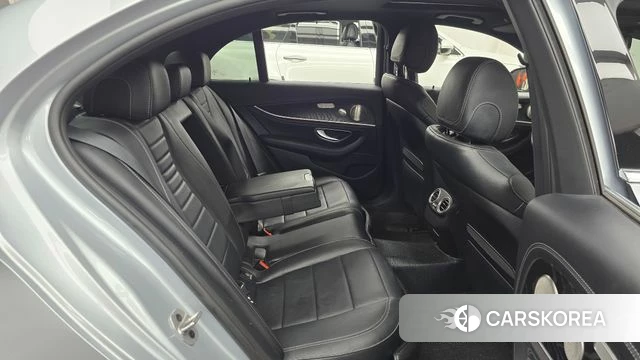 Mercedes-Benz E-Class W213 2022 Серебряный из Кореи, фото 2