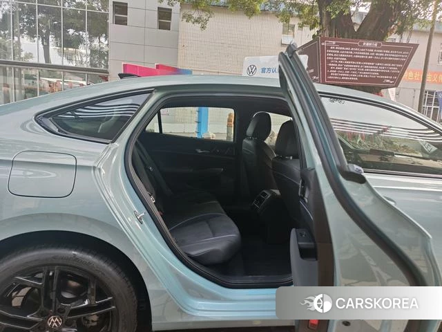 Volkswagen Passat 2026 Зеленый из Китая, фото 2