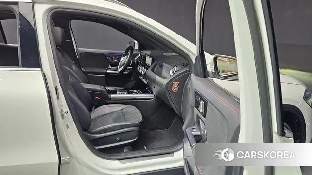 Mercedes-Benz GLA - Class H247 2023 Белый из Кореи, фото 2