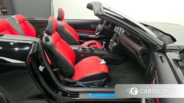 Ford Mustang 2022 Черный из Кореи, фото 2