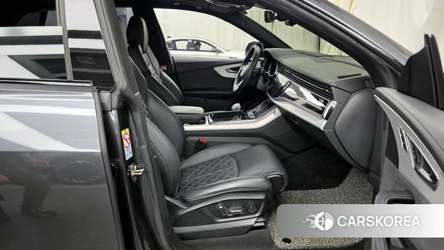 Audi Q8 (4M) 2023 Серый из Кореи, фото 2