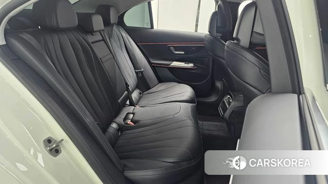 Mercedes-Benz E-Class W214 2025 Белый из Кореи, фото 2