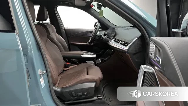 BMW iX1 (U11) 2023 Небесно-голубой из Кореи, фото 2