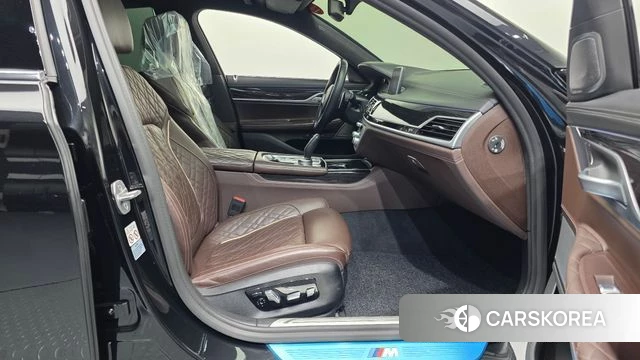 BMW 7 Series (G11) 2020 Черный из Кореи, фото 2