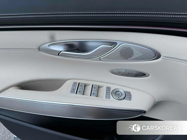 Genesis GV70 2024 Белый из Кореи, фото 2