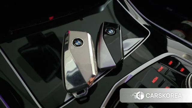 BMW X7 (G07) 2024 Серый из Кореи, фото 2