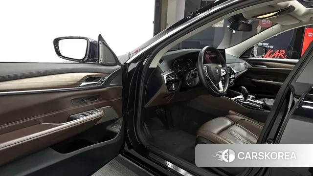 BMW 6 Series GT (G32) 2021 Черный из Кореи, фото 2