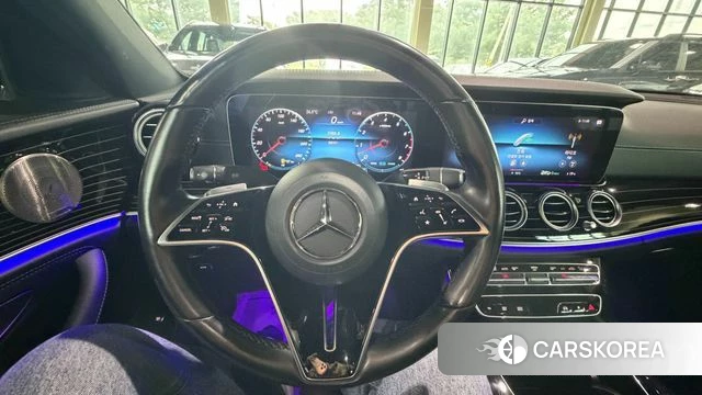 Mercedes-Benz E-Class W213 2021 Черный из Кореи, фото 2