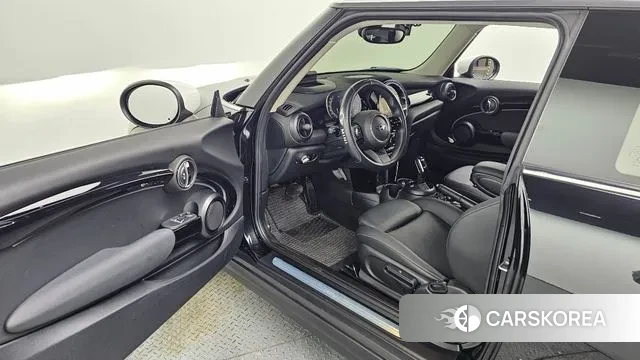 Mini Cooper 2022 Черный из Кореи, фото 2