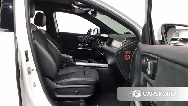 Mercedes-Benz GLA - Class H247 2024 Белый из Кореи, фото 2