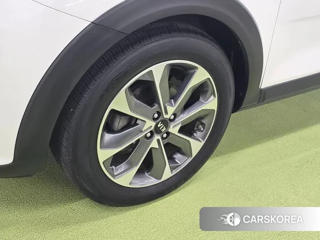 Kia Stonic 2019 Белый из Кореи, фото 2