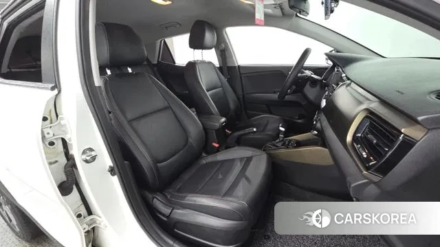 Kia Stonic 2018 Белый из Кореи, фото 2