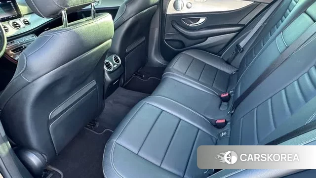 Mercedes-Benz E-Class W213 2018 Черный из Кореи, фото 2