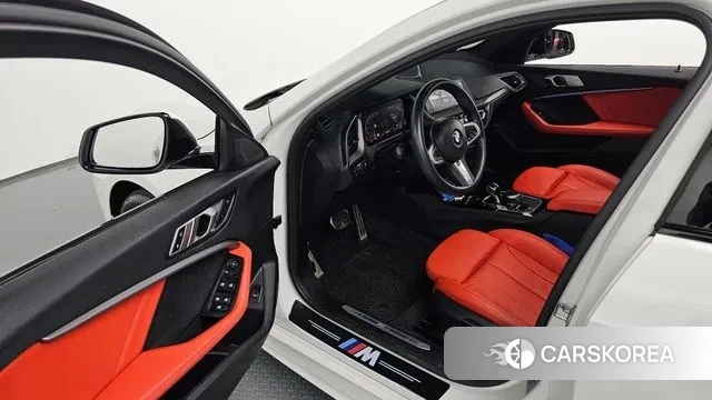 BMW 1 Series (F40) 2022 Белый из Кореи, фото 2