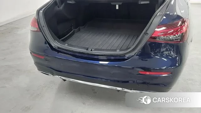 Mercedes-Benz E-Class W213 2022 Синий из Кореи, фото 2