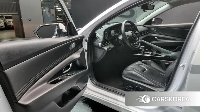 Hyundai Avante Hybrid (CN7) 2023 Белый из Кореи, фото 2