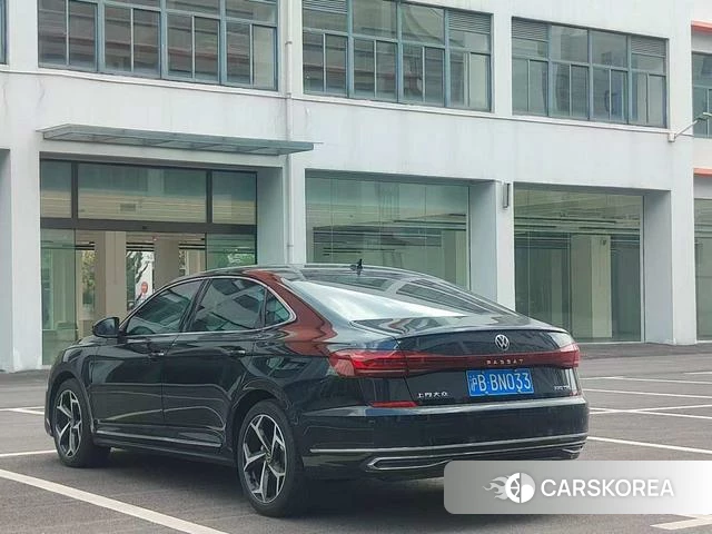 Volkswagen Passat 2024 Черный из Китая, фото 2