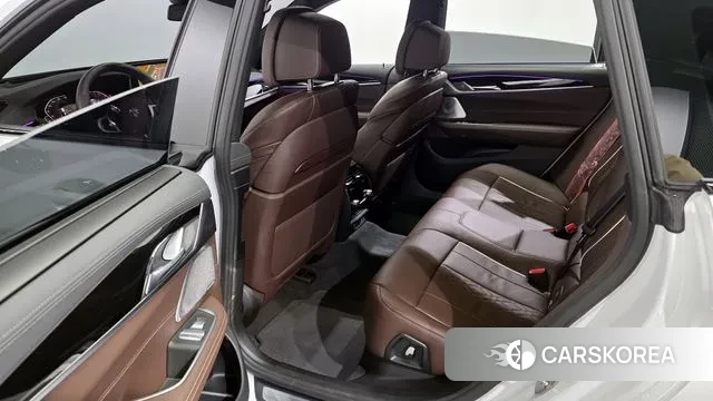 BMW 6 Series GT (G32) 2024 Белый из Кореи, фото 2