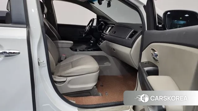 Kia The New Carnival 2019 Белый из Кореи, фото 2