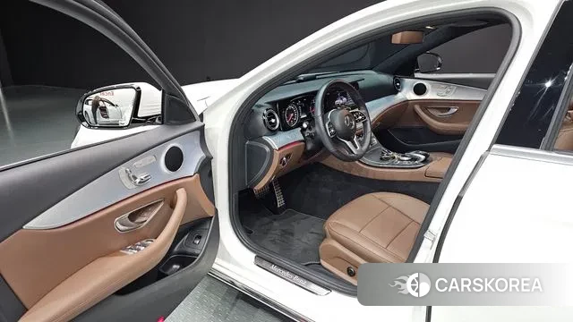 Mercedes-Benz E-Class W213 2019 Белый из Кореи, фото 2