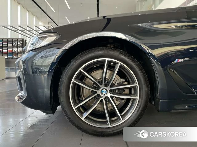 BMW 5 series 2022 Черный из Китая, фото 2
