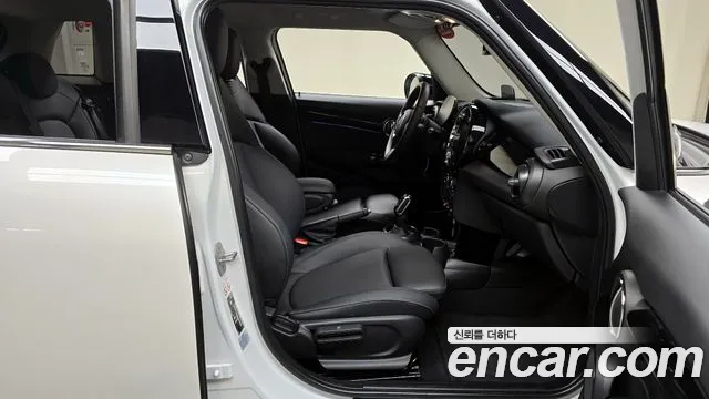 Mini Cooper 2023 Белый из Кореи, фото 2