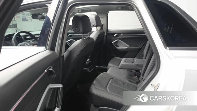 Audi Q3 (F3) 2023 Белый из Кореи, фото 2