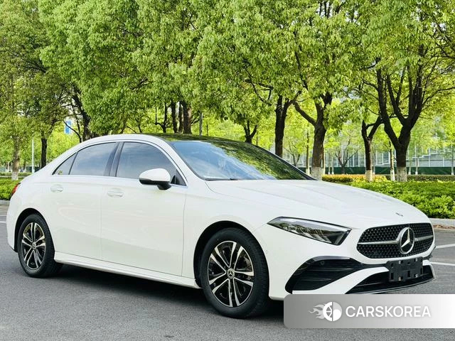 Mercedes-Benz Class A 2023 Белый из Китая, фото 2
