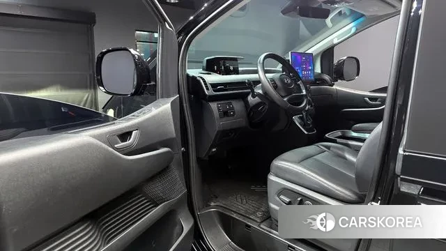 Hyundai Staria 2024 Черный из Кореи, фото 2