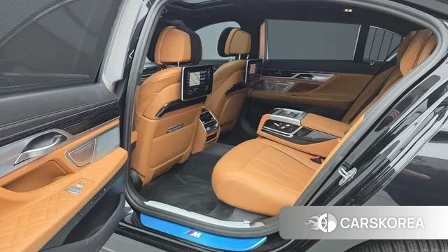 BMW 7 Series (G11) 2022 Черный из Кореи, фото 2