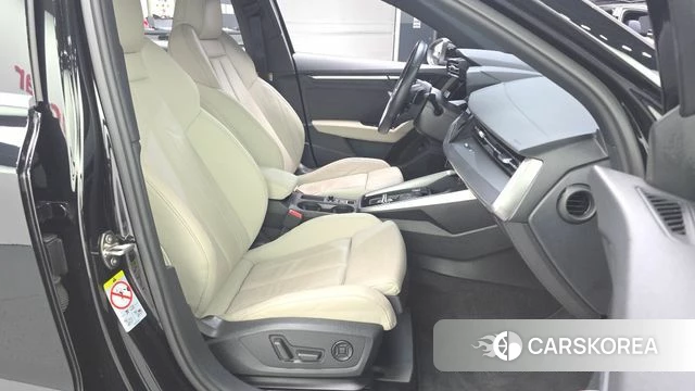 Audi A3 (8Y) 2023 Черный из Кореи, фото 2