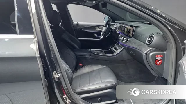 Mercedes-Benz E-Class W213 2022 Серый из Кореи, фото 2