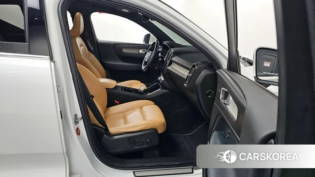 Volvo XC40 2019 Белый из Кореи, фото 2