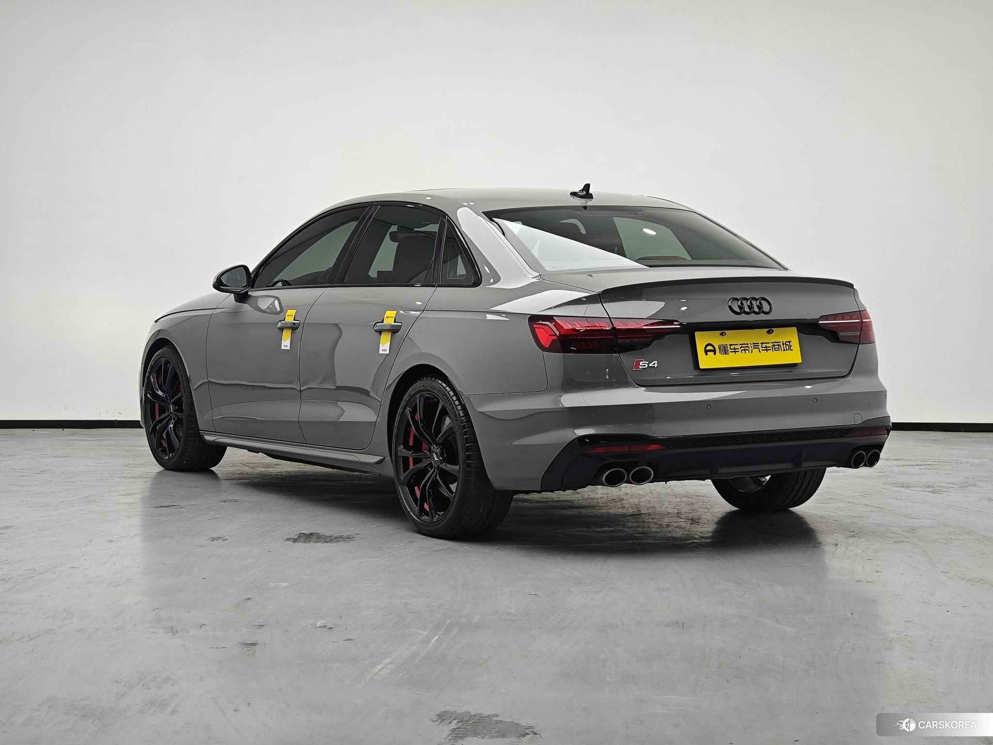 Audi S4 2021 Темно-серый из Китая, фото 2