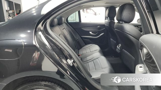 Mercedes-Benz C-Class W205 2019 Черный из Кореи, фото 2