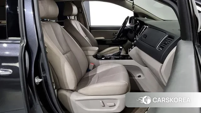 Kia The New Carnival 2018 Серый из Кореи, фото 2