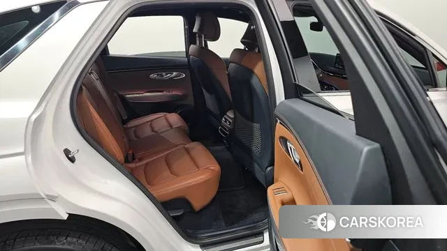 Genesis GV70 2023 Белый из Кореи, фото 2