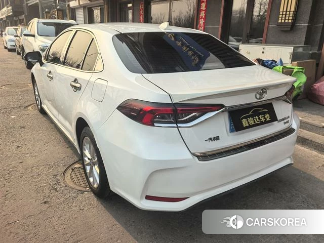 Toyota Corolla 2022 Белый из Китая, фото 2