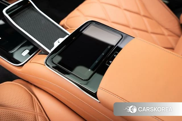 Mercedes-Benz Maybach S-class 2023 Черный из Китая, фото 2