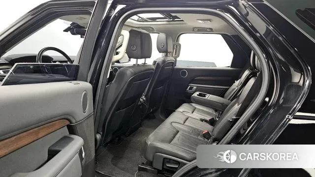 Land Rover Discovery 5 2018 Черный из Кореи, фото 2