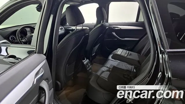 BMW X1 (F48) 2022 Черный из Кореи, фото 2