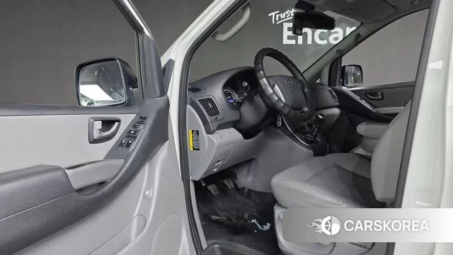 Hyundai The New Grand Starex 2018 Белый из Кореи, фото 2