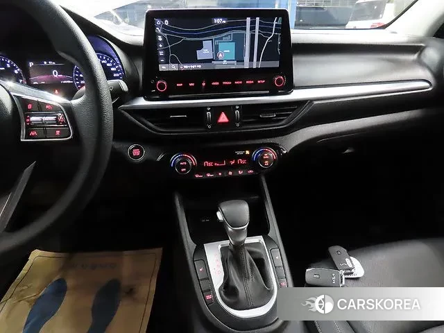 Kia The New K3 2nd generation 2021 Белый из Кореи, фото 2